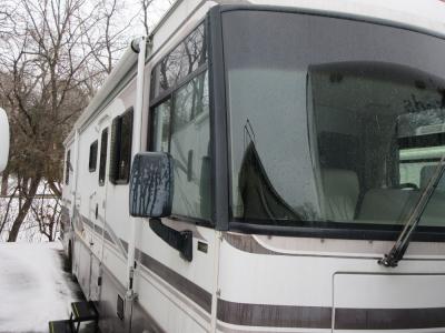 2000 Winnebago Winnebago Adventurer
